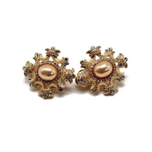 Beige Pearl And Small Rhinestones Earrings