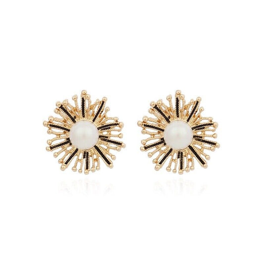 White Round Pearl Gold Stud Earrings