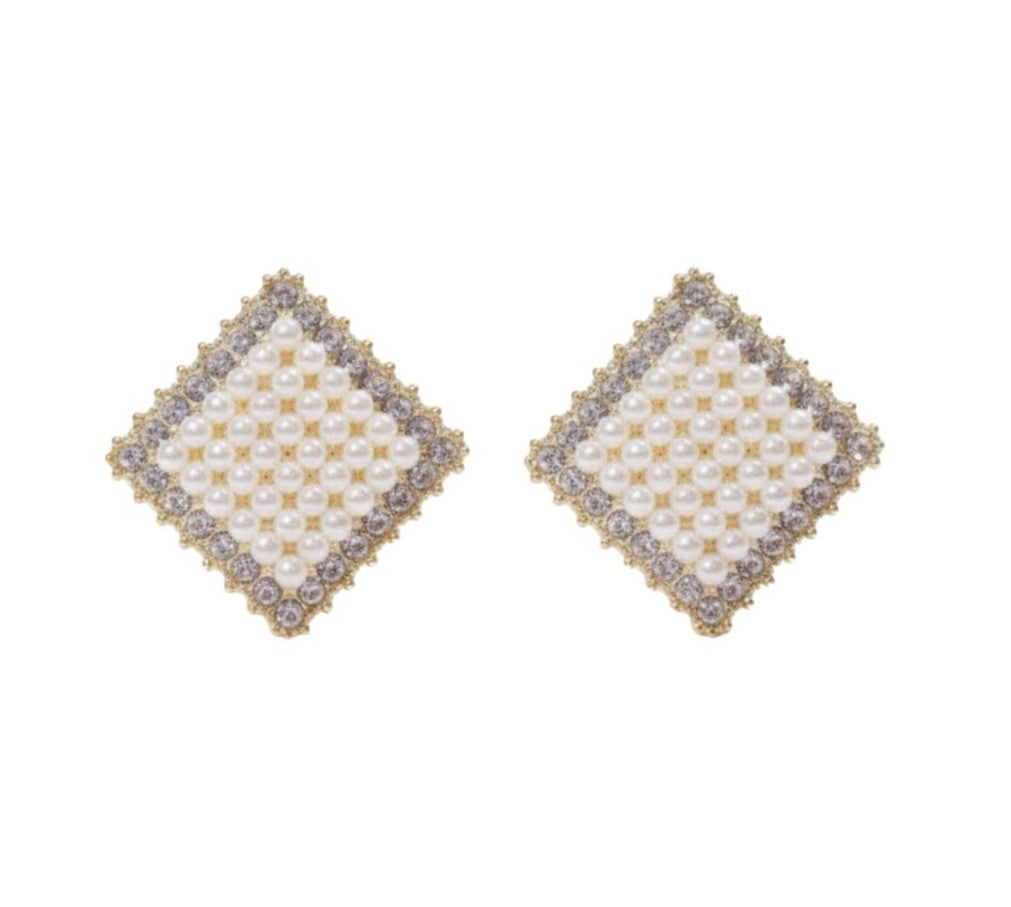 Gold Plated Pearls And Rhinestones Diamond Shape Stud Earrings0