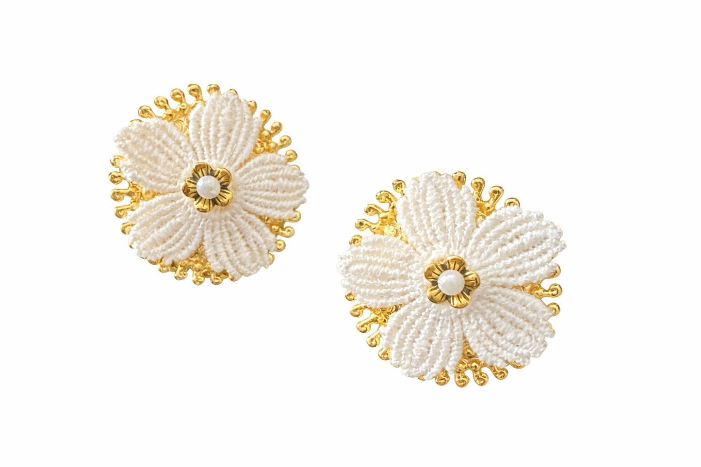 Handmade White Flower Lace Pearl Gold Tone Stud Earrings0