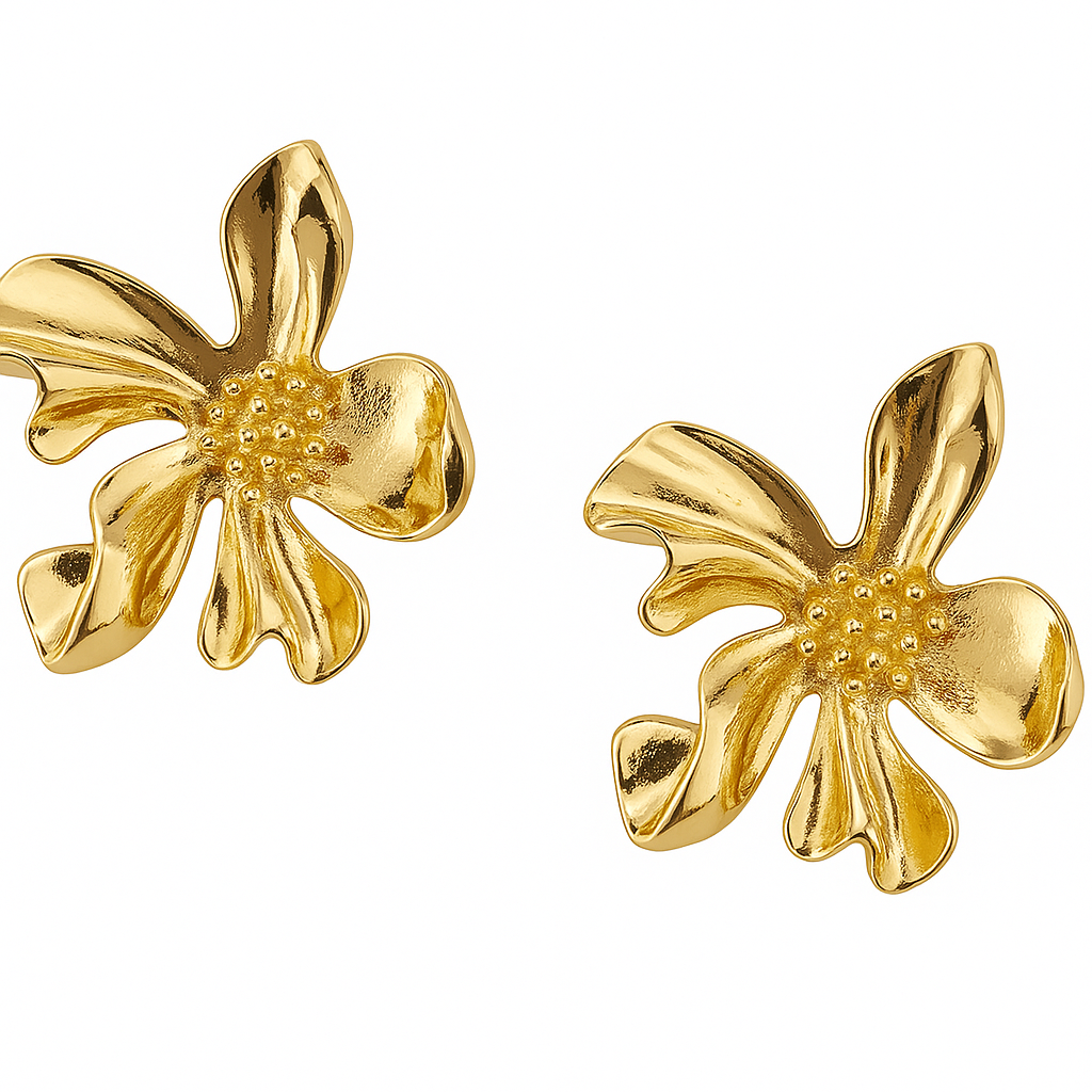 Gold Detailed Flower/Floral Stud Earring