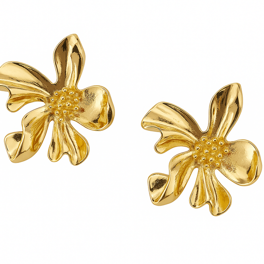 Gold Detailed Flower/Floral Stud Earring
