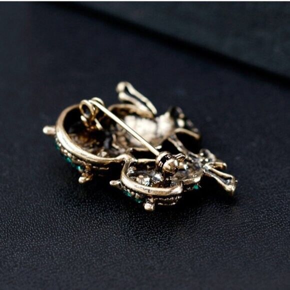 Rhinestone owls Brooch