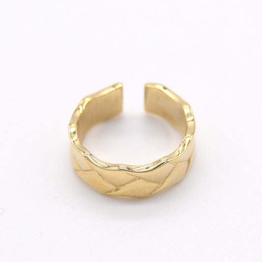 Gold Shiny Pattern Adjustable Ring